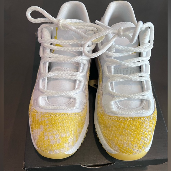Jordan 11 Low 'Yellow Python' - Picture 3 of 10